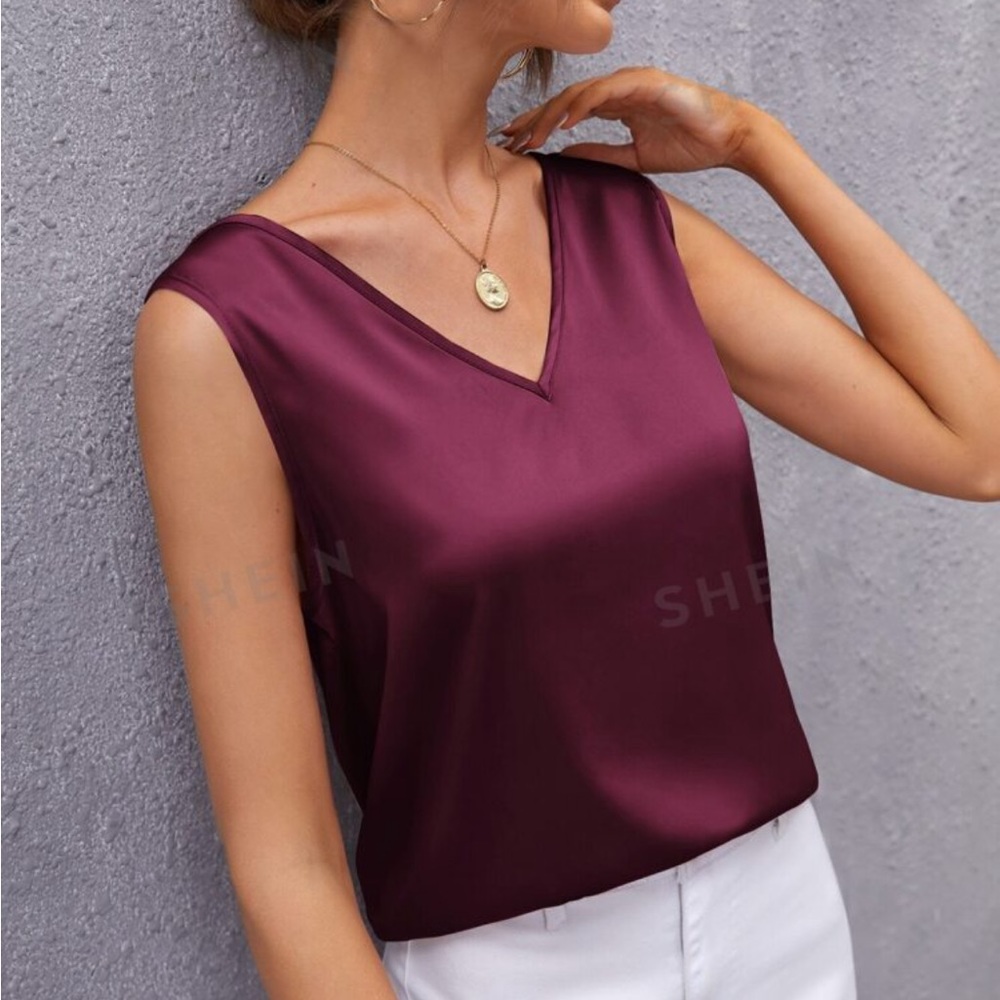 Clasi Wine V-Neck Tank Size Small